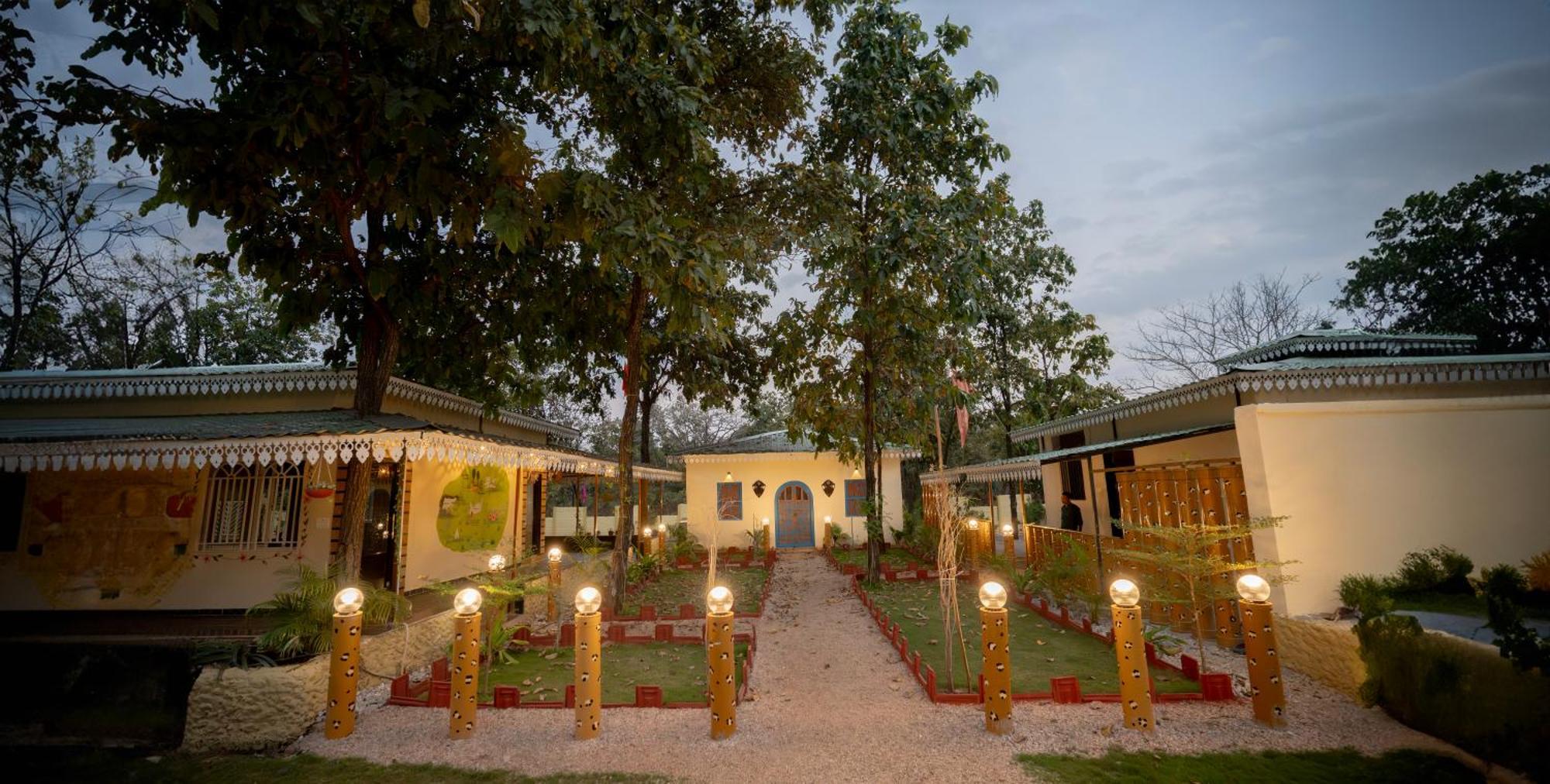 Palash The Jungle Resort Gondia Kültér fotó